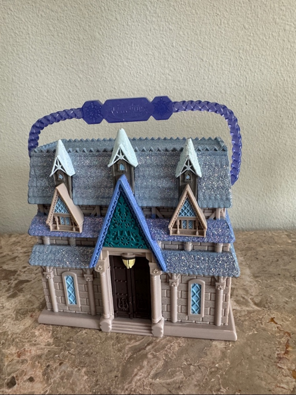 Disney Frozen Arendelle Castle mini Dollhouse toy